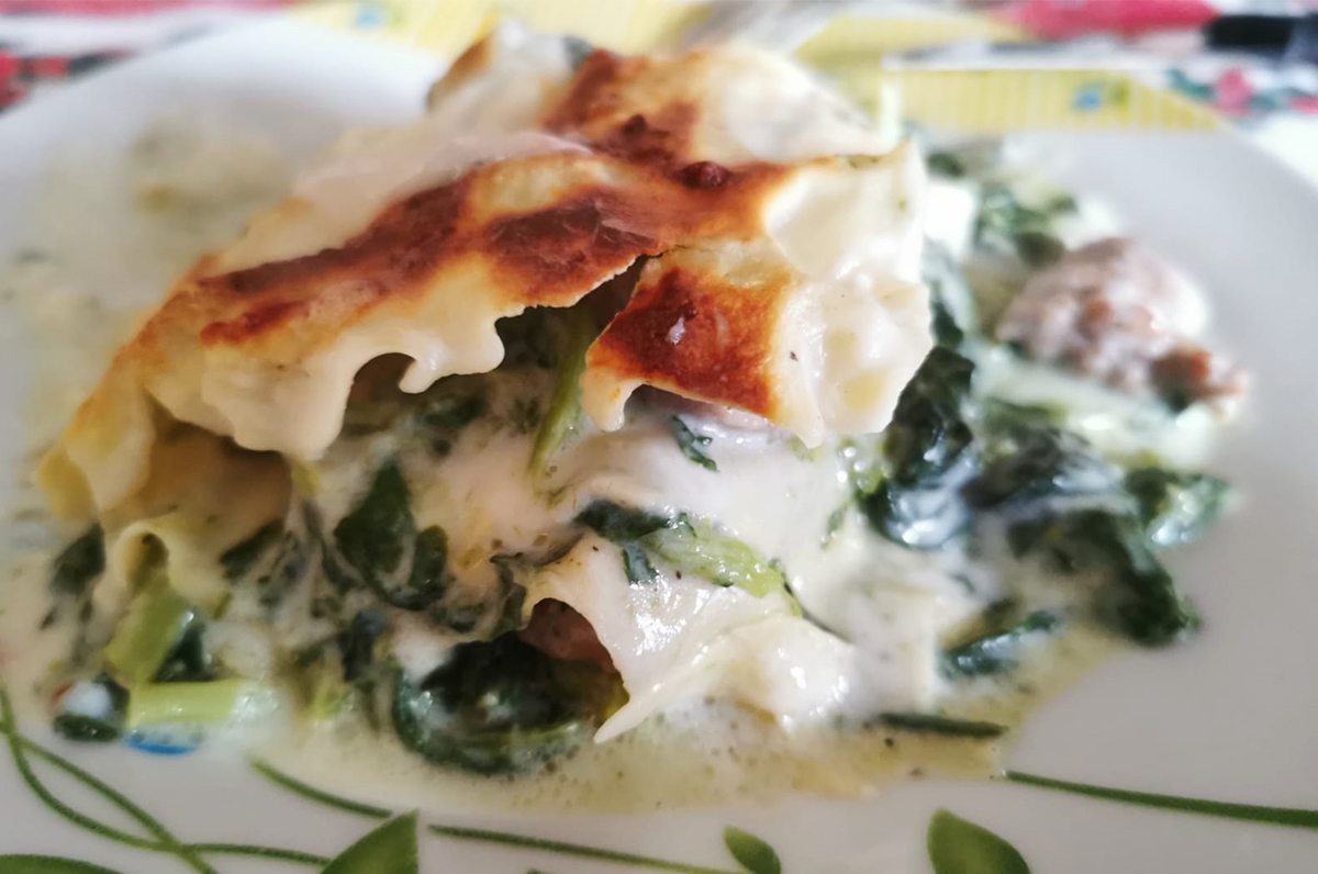 LASAGNE CON CIME DI RAPA, SCAMORZA E SALSICCIA